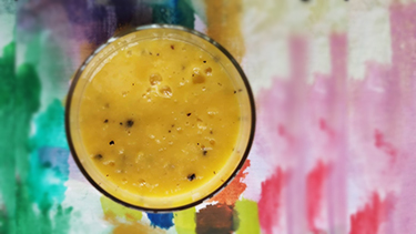 Hladan voćni čaj-mango, passion fruit, banana i čaj od nane